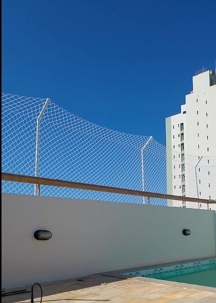 Instalação de rede de proteção para cobertura no bairro Itaigara, Salvador