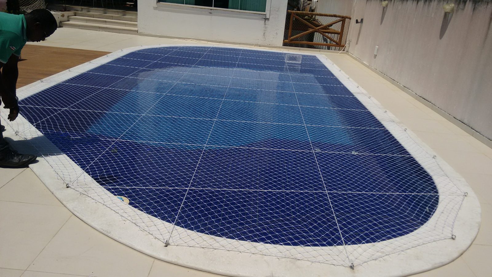 Rede de proteção para piscina instalada em Salvador, Bahia