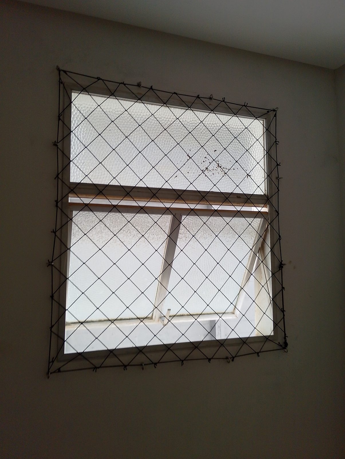 Rede de proteção instalada em Janela — Imbuí em Salvador